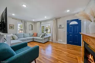 14 Farmingdale Ave, Bloomfield, NJ 07003 - Photo 3
