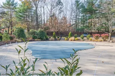 8 Birdseye Cir, Wayne Twp., NJ 07470 - Photo 29