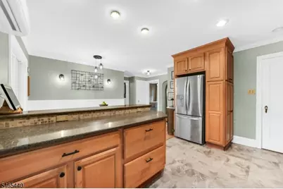 2153 Vauxhall Rd, Union Township, NJ 07083 - Photo 9