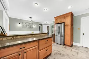 2153 Vauxhall Rd, Union Township, NJ 07083 - Photo 9