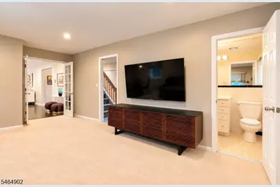 40 Shadowlawn Dr, Livingston, NJ 07039 - Photo 9