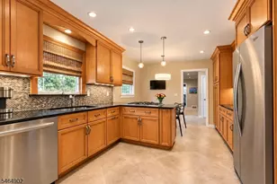 40 Shadowlawn Dr, Livingston, NJ 07039 - Photo 7