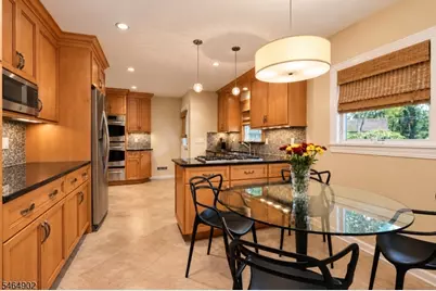 40 Shadowlawn Dr, Livingston, NJ 07039 - Photo 7