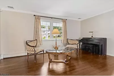 5 Beech Dr, Morris Plains, NJ 07950 - Photo 5