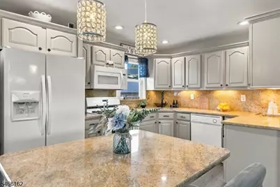 27 Harrison Ave, Carteret, NJ 07008 - Photo 7
