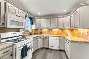 27 Harrison Ave, Carteret, NJ 07008 - Photo 9