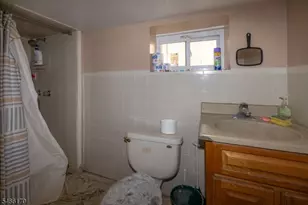240 Myrtle Ave, Irvington, NJ 07111 - Photo 7