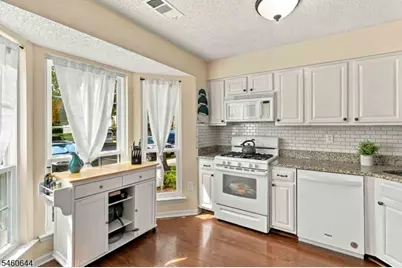 41 Cabot Way, Franklin Township, NJ 08823 - Photo 5