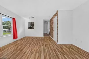 233 Spruce Ct, Raritan Township, NJ 08822 - Photo 7
