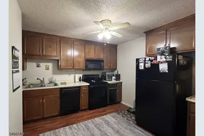12 Burlington Ct #12, Hamburg, NJ 07419 - Photo 3