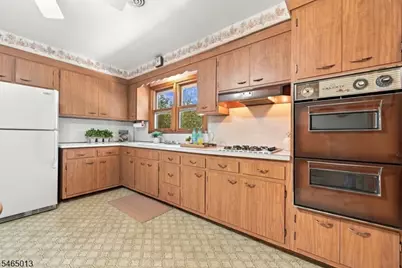 66 Enclosure St, Nutley, NJ 07110 - Photo 19