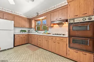 66 Enclosure St, Nutley, NJ 07110 - Photo 19