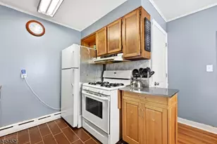 748 Ayres Ave, North Plainfield, NJ 07063 - Photo 7