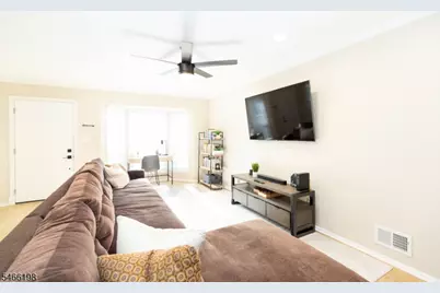 130 Albury Way, North Brunswick Township, NJ 08902 - Photo 5