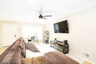 130 Albury Way, North Brunswick Township, NJ 08902 - Photo 5