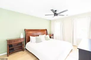 130 Albury Way, North Brunswick Township, NJ 08902 - Photo 19
