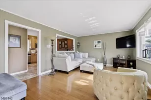 12 Norfolk Rd, Franklin Township, NJ 08873 - Photo 3