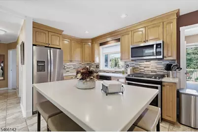 12 Norfolk Road, Franklin Township, NJ 08873 - Photo 7