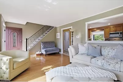 12 Norfolk Road, Franklin Township, NJ 08873 - Photo 5
