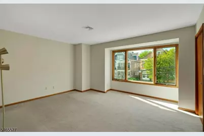 16 Westervelt Pl, Passaic, NJ 07055 - Photo 15