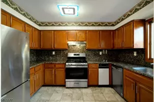 16 Westervelt Pl, Passaic, NJ 07055 - Photo 5
