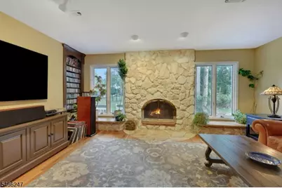 17 Chandler Dr, Wayne Twp., NJ 07470 - Photo 7