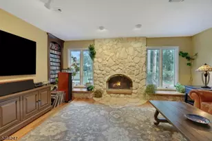 17 Chandler Dr, Wayne Twp., NJ 07470 - Photo 7