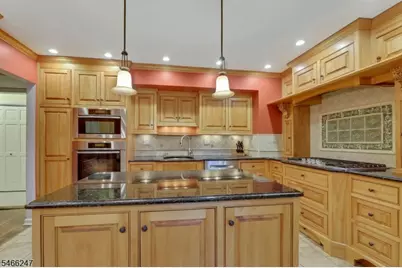 17 Chandler Dr, Wayne Twp., NJ 07470 - Photo 3