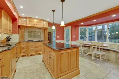 17 Chandler Dr, Wayne Twp., NJ 07470 - Photo 5