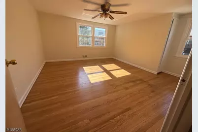 387 Grove St, North Plainfield, NJ 07060 - Photo 5