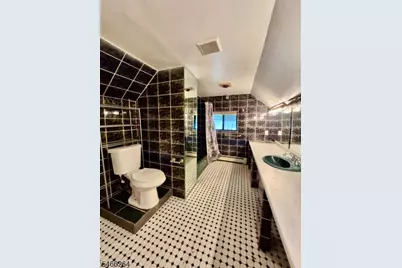 66 Independence Dr, Roselle, NJ 07203 - Photo 19