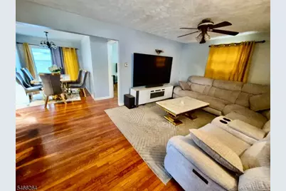66 Independence Dr, Roselle, NJ 07203 - Photo 3