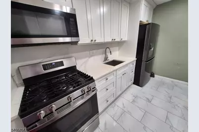 66 Independence Dr, Roselle, NJ 07203 - Photo 9