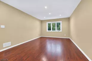 38 Averell Dr, Parsippany, NJ 07950 - Photo 9