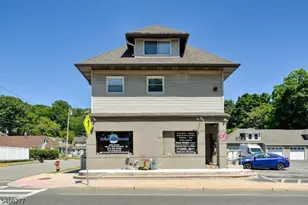 152 Hamburg Turnpike, Bloomingdale, NJ 07403 - Photo 5