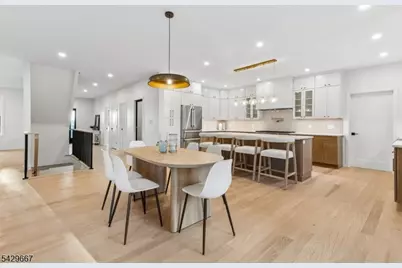 22 Reeve Cir, Millburn, NJ 07041 - Photo 11