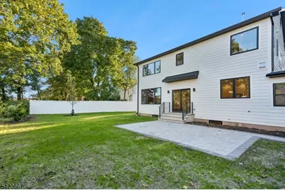 22 Reeve Cir, Millburn, NJ 07041 - Photo 41