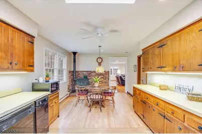 89 Cozy Lake Rd, Jefferson Township, NJ 07438 - Photo 13