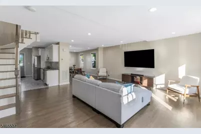 208 Walnut St, Roselle Park, NJ 07204 - Photo 9