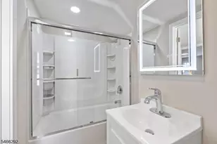 129 Laurel Ave, Union Township, NJ 07083 - Photo 5
