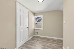 129 Laurel Ave, Union Township, NJ 07083 - Photo 7