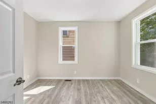 129 Laurel Ave, Union Township, NJ 07083 - Photo 9