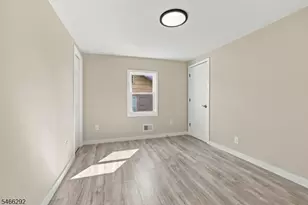 129 Laurel Ave, Union Township, NJ 07083 - Photo 7