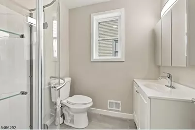 129 Laurel Ave, Union Township, NJ 07083 - Photo 17