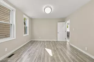 129 Laurel Ave, Union Township, NJ 07083 - Photo 15