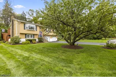 11 Vlietstra Dr, Vernon, NJ 07418 - Photo 1