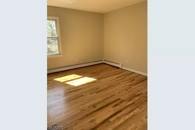 240 N 10th St, Kenilworth, NJ 07033 - Photo 7