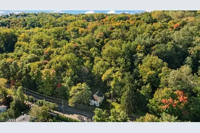 125 W Lindsley Rd, Cedar Grove, NJ 07009 - Photo 5
