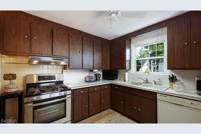 399 Huntington Rd, Union Township, NJ 07083 - Photo 11