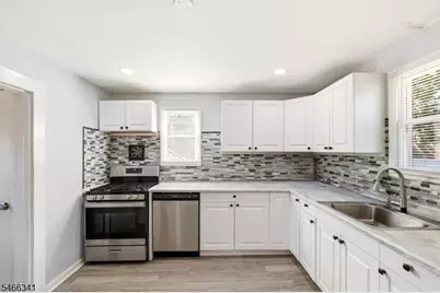 111 Ayers Pl, South Bound Brook Boro, NJ 08880 - Photo 17